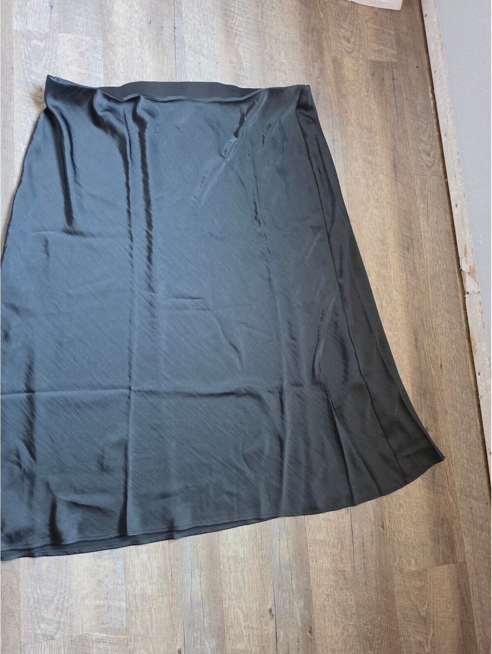 a.new day Black Satin-Like Midi Skirt Size 3X - Picture 6 of 8